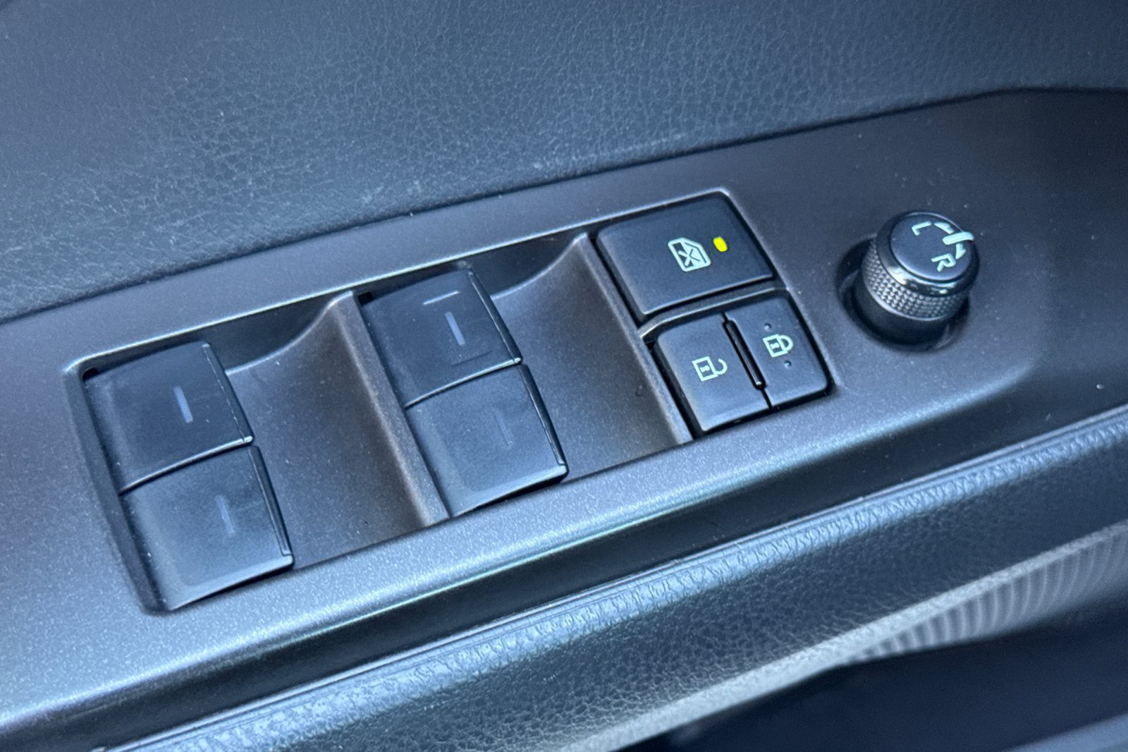 Used 2023 Toyota Camry SE w/ Audio Upgrade Package FWD image 11