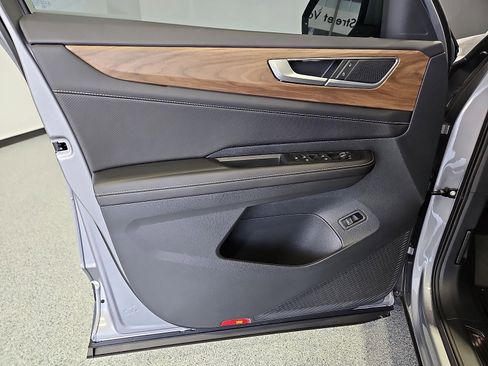 New 2026 Volkswagen Atlas SE FWD image 16