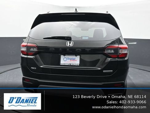 Used 2024 Honda Pilot Touring image 5
