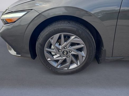 Used 2024 Hyundai Elantra SEL FWD image 10