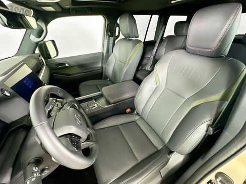Used 2025 Lexus GX 550 AWD/4WD image 32