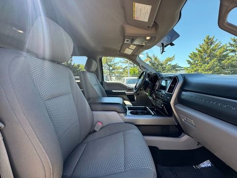 Used 2018 Ford F350 XLT w/ XLT Premium Package AWD/4WD image 32