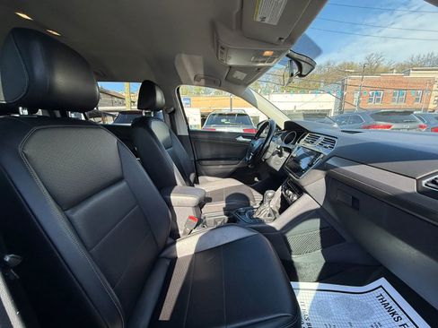 Used 2018 Volkswagen Tiguan SE image 51