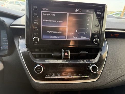 Used 2020 Toyota Corolla LE image 23