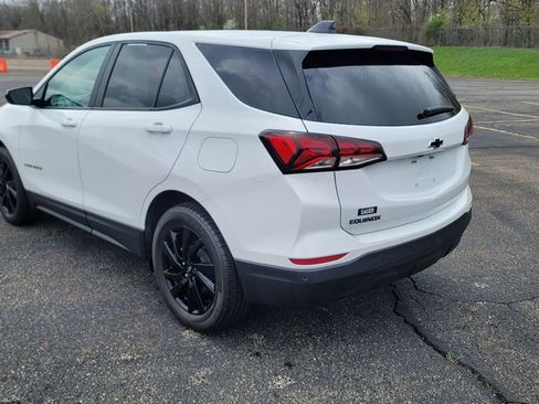Used 2023 Chevrolet Equinox LS w/ LS Convenience Package FWD image 9