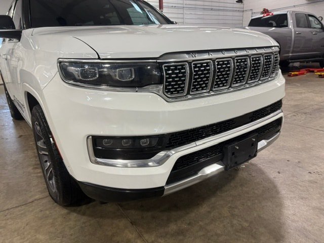 Used 2023 Jeep Grand Wagoneer 4WD image 2