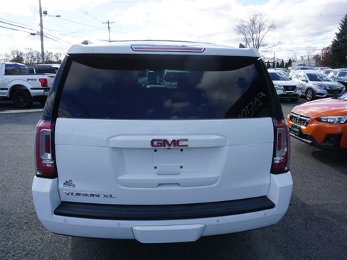 Used 2018 GMC Yukon XL SLT w/ Premium Edition image 8
