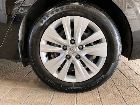 Used 2025 Nissan Sentra S image 31