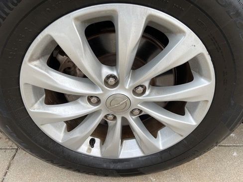 Certified 2017 Chrysler Pacifica Touring-L image 7