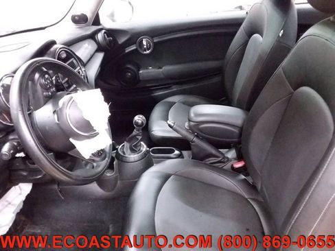 Used 2015 MINI Cooper 2-Door Hardtop image 9