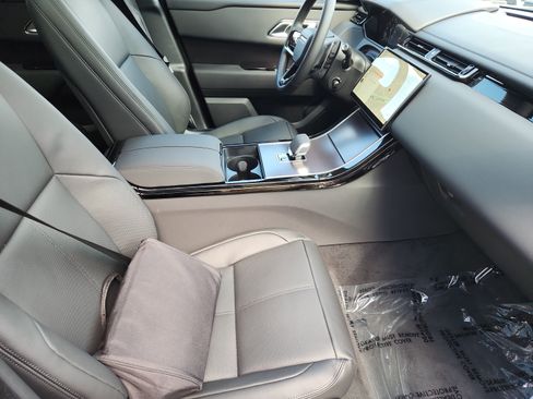 New 2026 Land Rover Range Rover Velar Dynamic SE image 3
