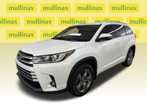 Used 2019 Toyota Highlander Limited Platinum image 14