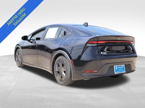 Used 2025 Toyota Prius LE FWD image 3