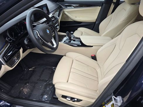Used 2019 BMW 530i w/ Convenience Package RWD image 9