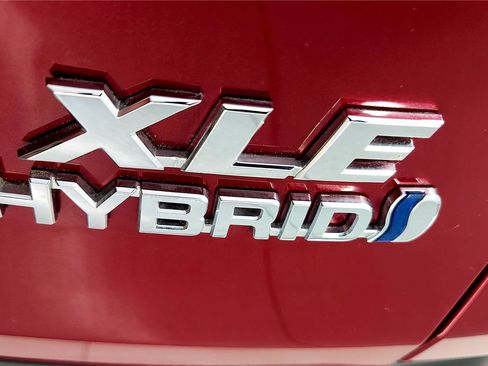 Certified 2019 Toyota RAV4 XLE w/ Convenience Package image 14