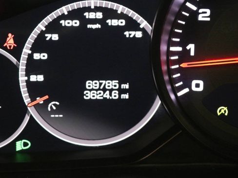 Used 2020 Porsche Cayenne Turbo AWD/4WD image 44