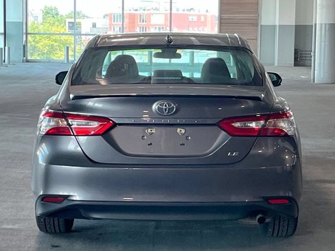 Used 2019 Toyota Camry LE FWD image 9