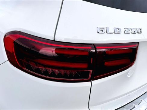 Certified 2025 Mercedes-Benz GLB 250 image 28