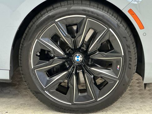 Used 2023 BMW 760i xDrive w/ Executive Package AWD/4WD image 13