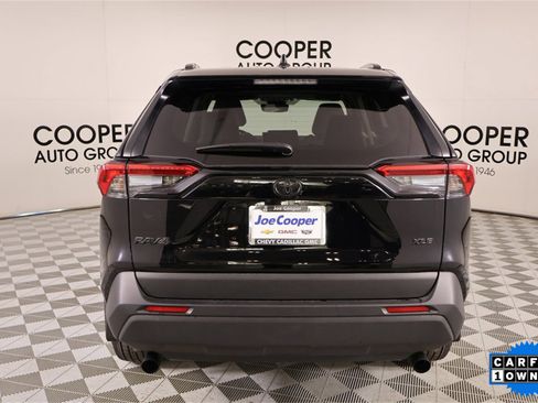 Used 2025 Toyota RAV4 XLE Premium image 21