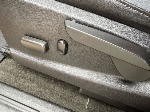 Used 2018 Chevrolet Colorado Z71 image 27