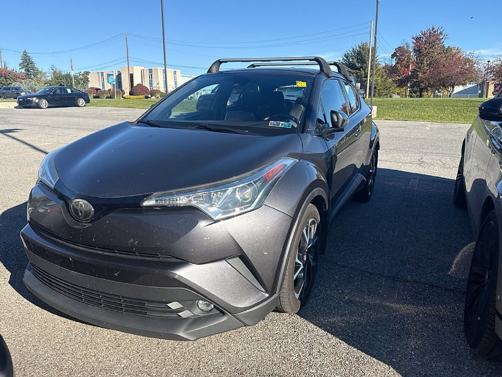 Used 2019 Toyota C-HR Limited FWD image 1