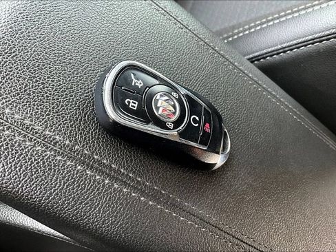 Used 2022 Buick Encore GX Select w/ Sport Touring Package FWD image 36