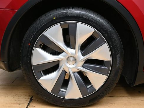 Used 2023 Tesla Model Y Long Range AWD/4WD image 17