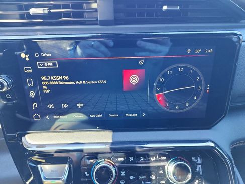 Used 2024 GMC Sierra 1500 AT4 w/ Technology Package image 16