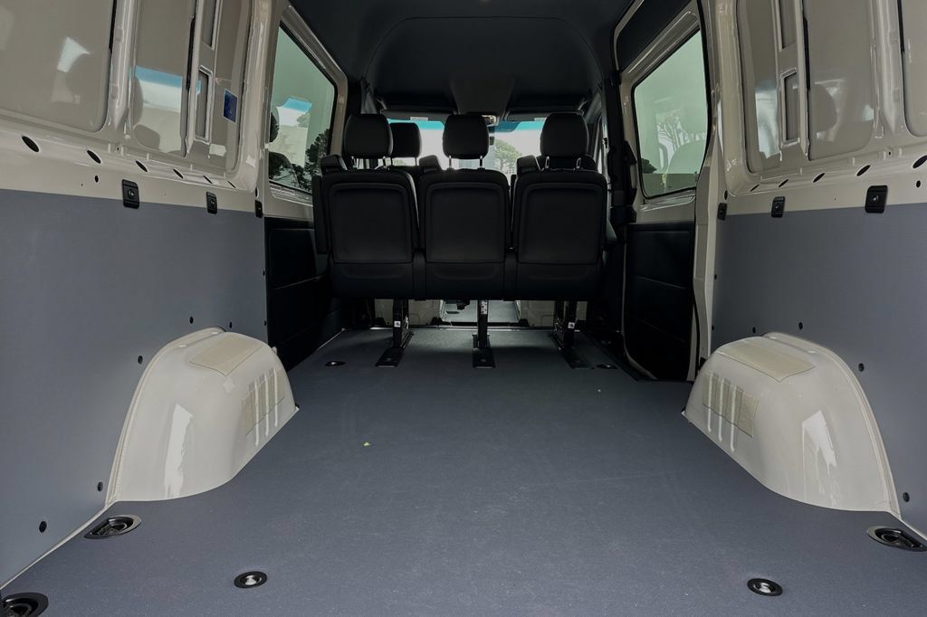 Used 2025 Mercedes-Benz Sprinter 2500 image 12