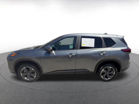 Used 2025 Nissan Rogue SV FWD image 9