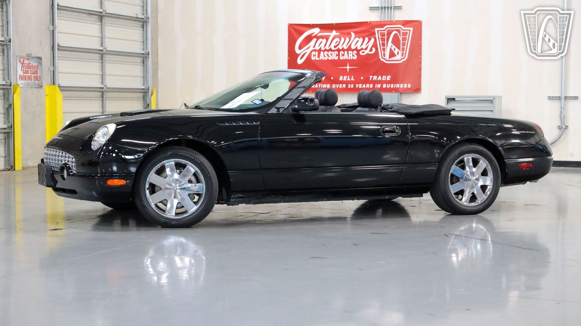 Used 2002 Ford Thunderbird RWD image 3