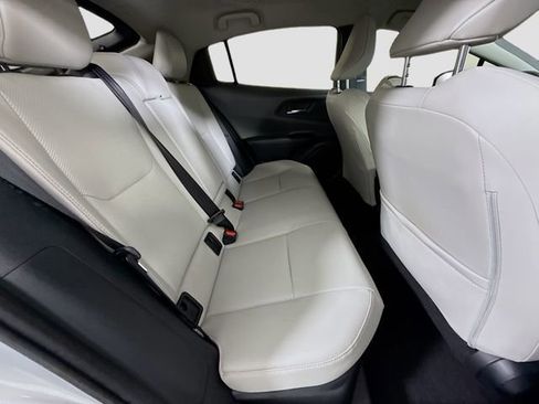 Used 2025 Toyota Prius XLE image 25