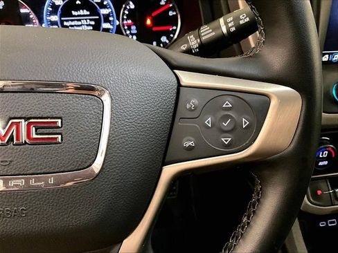Used 2023 GMC Acadia Denali w/ Denali Technology Package AWD/4WD image 18