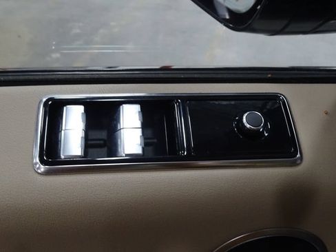 Used 2018 Land Rover Range Rover Sport SE AWD/4WD image 19