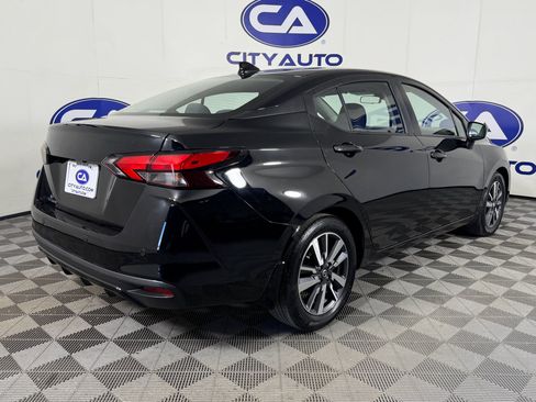 Used 2020 Nissan Versa SV image 4