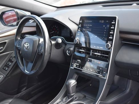 Used 2020 Toyota Avalon XLE w/ All Weather Liner Package image 10