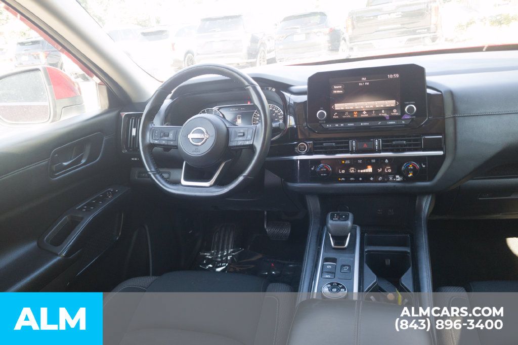 Used 2024 Nissan Pathfinder SV AWD/4WD image 22