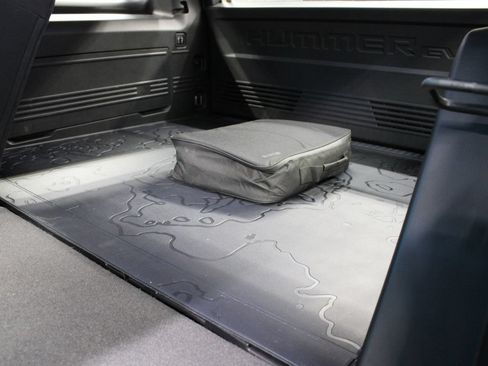 Used 2024 GMC Hummer EV 3X AWD/4WD image 15