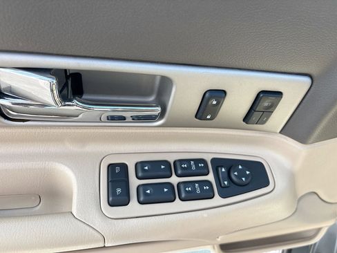 Used 2006 Lincoln LS image 13