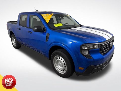 Used 2025 Ford Maverick XL w/ Equipment Group 102A AWD/4WD image 1
