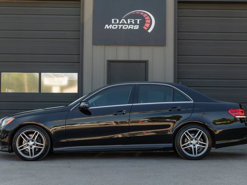 Used 2014 Mercedes-Benz E 350 4MATIC Sedan image 4