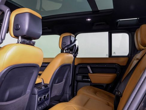 Used 2024 Land Rover Defender 110 V8 AWD/4WD image 9