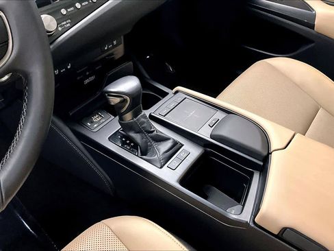 Used 2021 Lexus ES 300h w/ Premium Package image 16