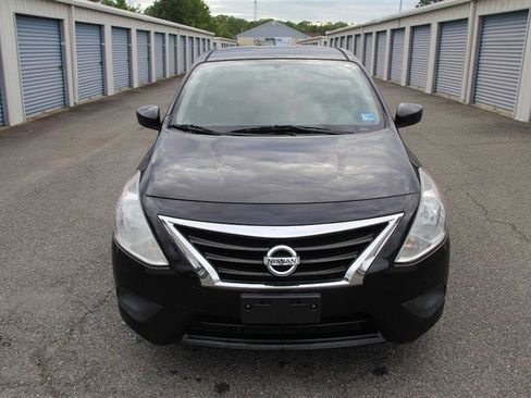 Used 2015 Nissan Versa SV FWD image 3