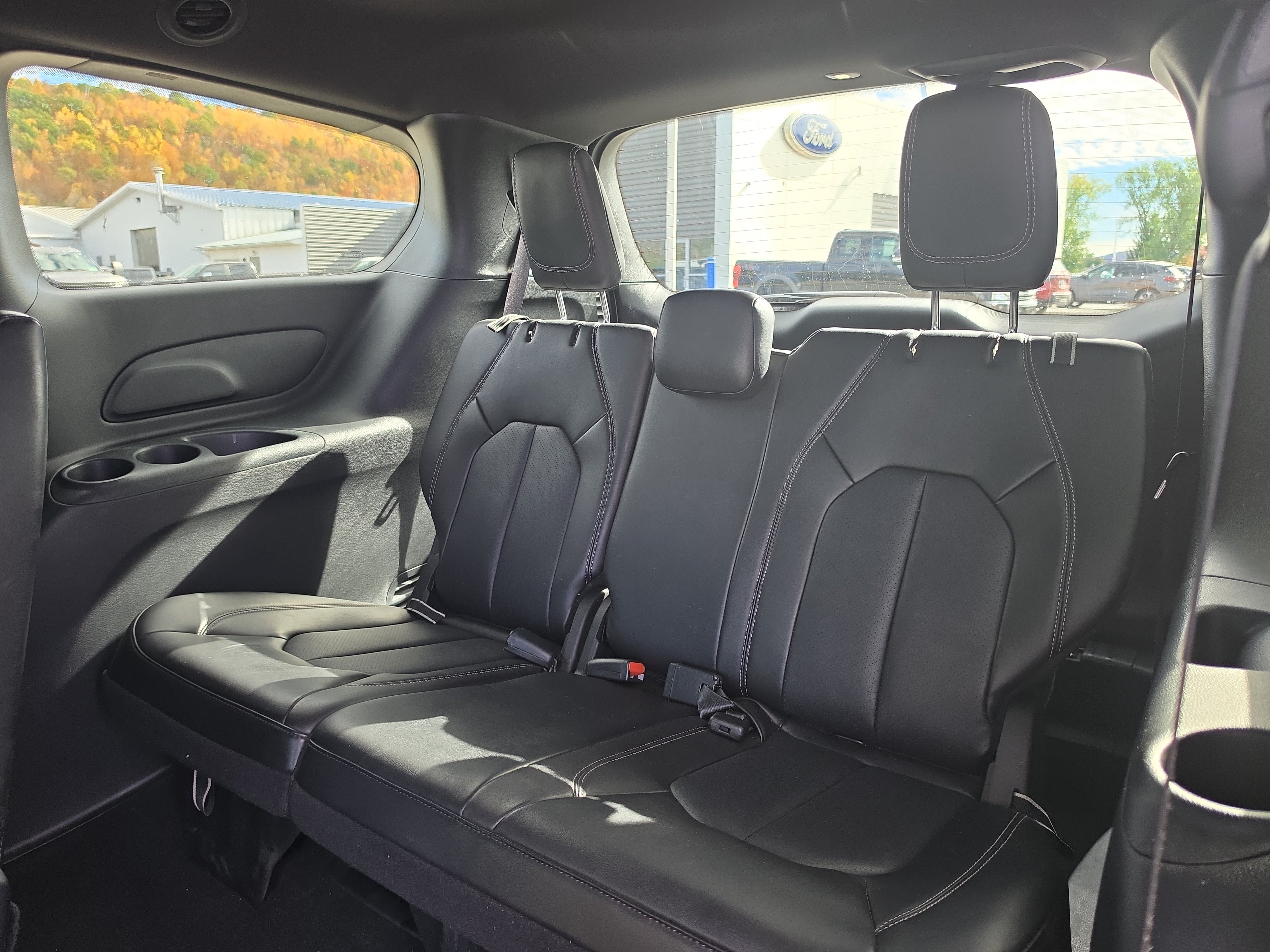 Used 2026 Chrysler Pacifica Select FWD image 15