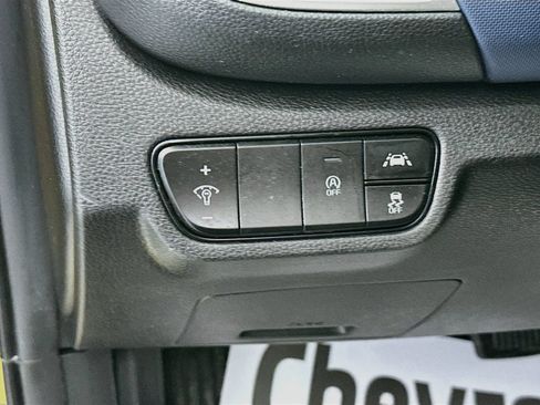 Used 2023 Kia Seltos S w/ Navigation Package FWD image 10
