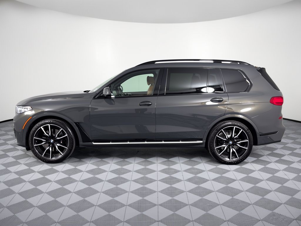 Used 2022 BMW X7 xDrive40i w/ M Sport Package AWD/4WD image 2