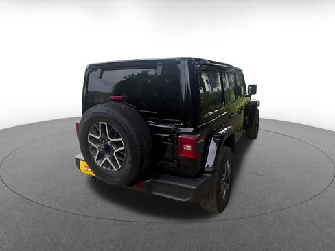 Used 2025 Jeep Wrangler Unlimited Sahara AWD/4WD image 15