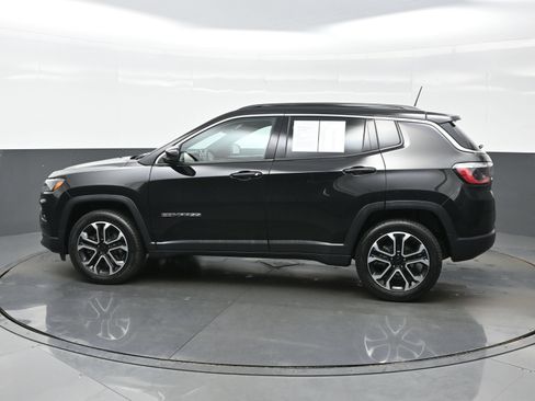 Used 2023 Jeep Compass Limited AWD/4WD image 3